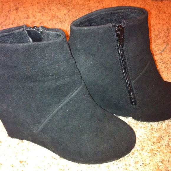 Black wedge ankle boots