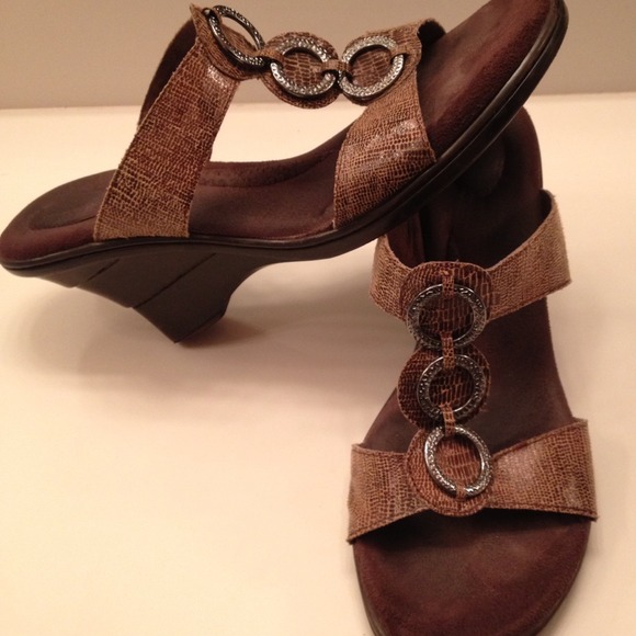 🌰Brown Sandal Wedges🌰
