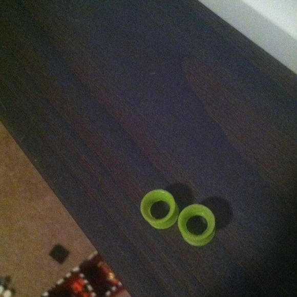 0g silicon green tunnels - Picture 2 of 2