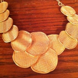 NWT Gold circle statement necklace