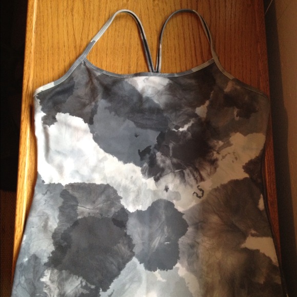 ❗️SOLD❗️SZ 12 Lululemon Power Y top.