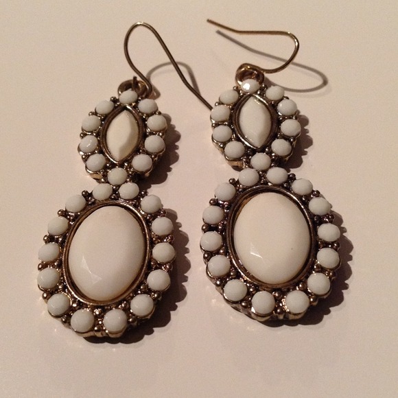 Antique white beads earrings.