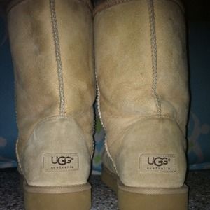 Beige uggs