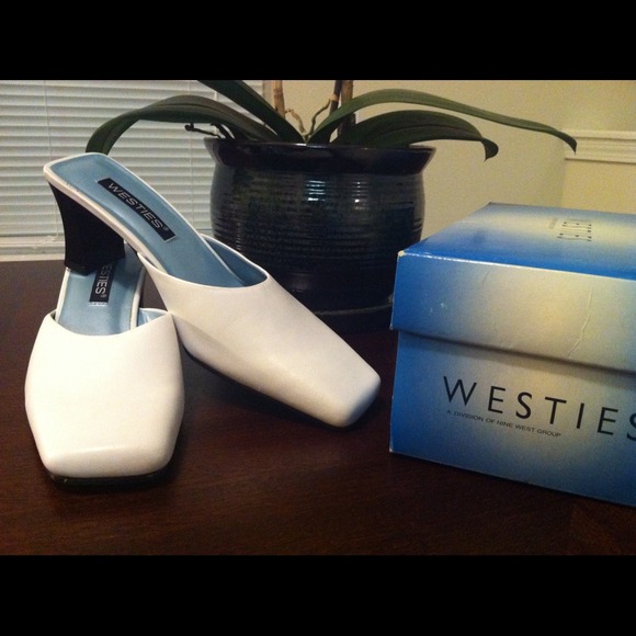 NWB White Westies Slides Sz 9M