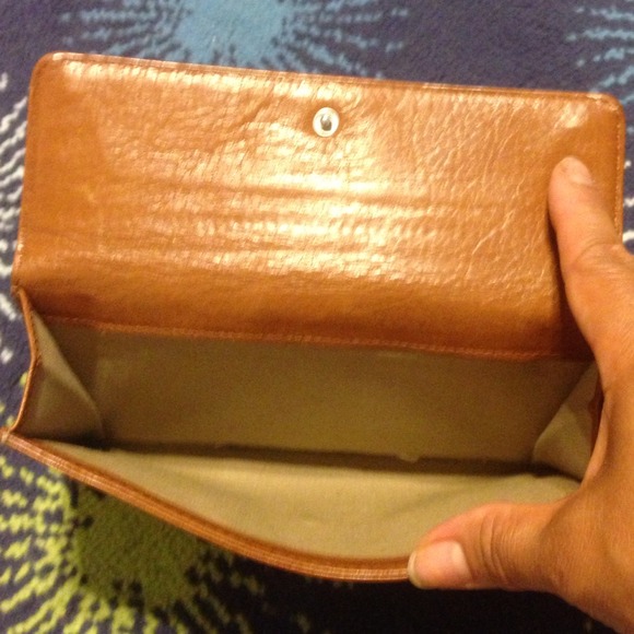 🌺SOLD LOCALLY🌺Authentic MK wallet - Picture 3 of 4