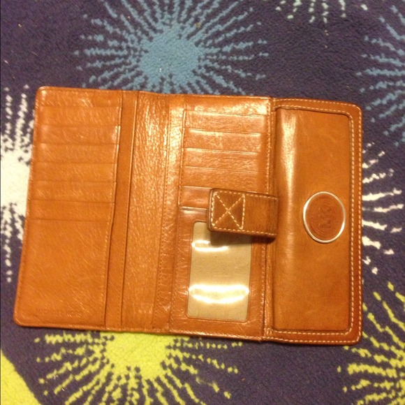 🌺SOLD LOCALLY🌺Authentic MK wallet - Picture 4 of 4
