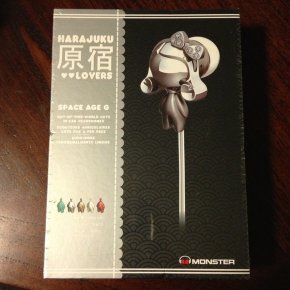 Harajuku monster in ear headphone ;)