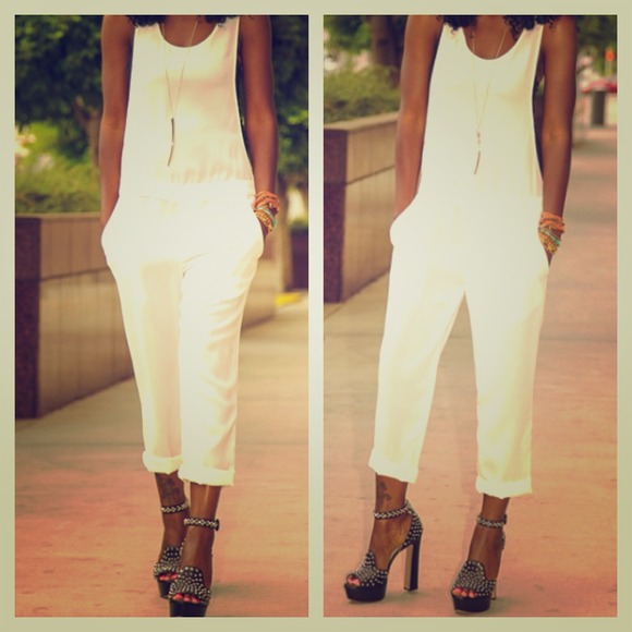 💰SOLD💰 White Racer Back Jumpsuit