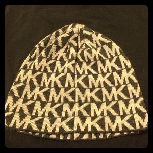 👍👍👍Price Reduced❗MK Beanie  (NWOT)