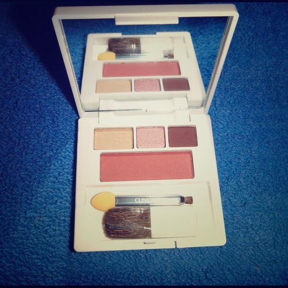 Clinique Other - Clinique Eye Shadow