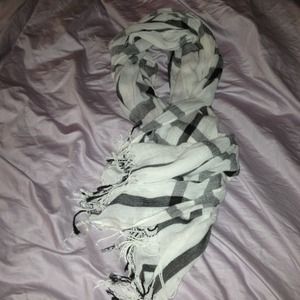 Black and white scarf