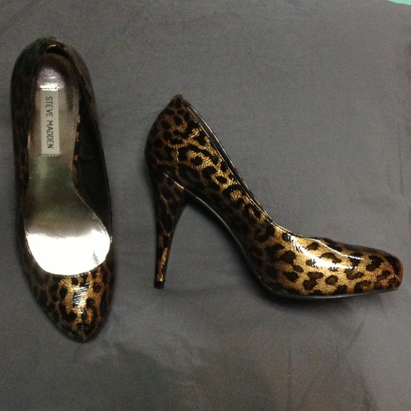 Super cute leopard high heels