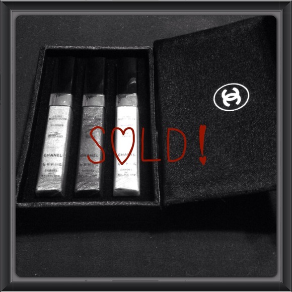 *SOLD* Chanel mini lip glosses