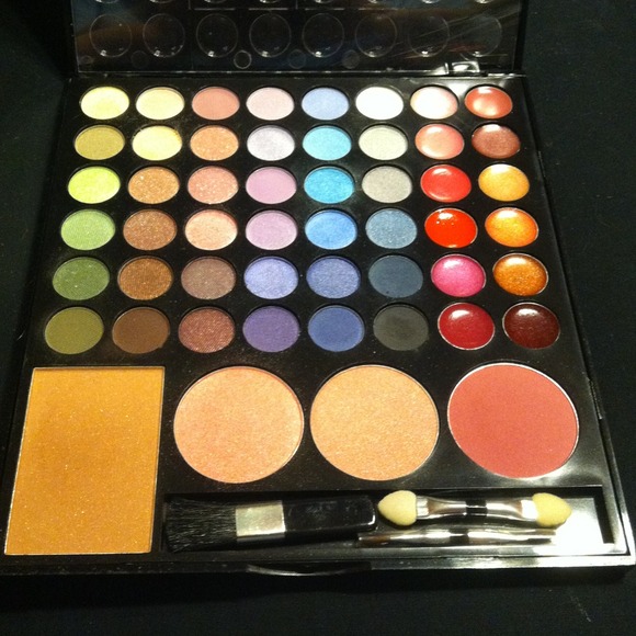 *HELD* Sephora Color Play Palette