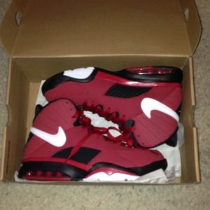 Nike Air Maestro BRAND NEW (Price Negotiable)