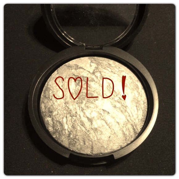*SOLD* Laura Geller Blush-N-Brighten in Sunswept