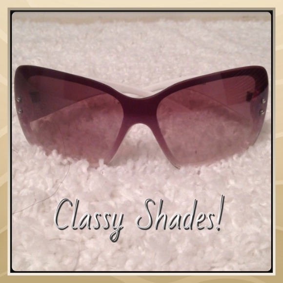 SOLD!!!👀Fashion Sunglasses👀 - Picture 4 of 4
