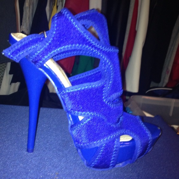 Royal blue pumps