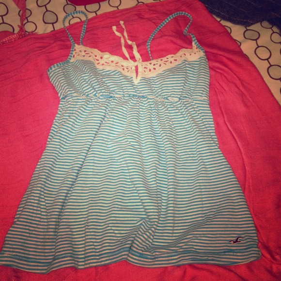 Hollister laced top