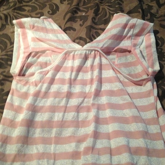 Size medium - Picture 2 of 2