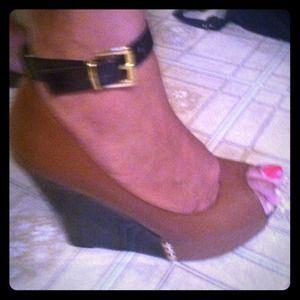 Shoedazzle wedge