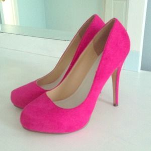 New Michael Antonio micro-suede hot pink pumps.