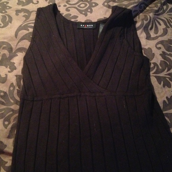 Axcess by Liz Claiborne black v neck tank