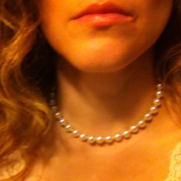 15" white faux pearl necklace