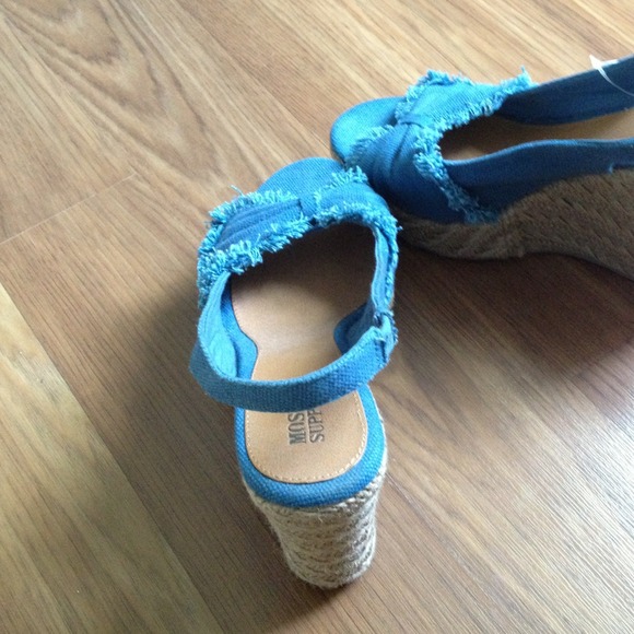 Blue burlap wedges - Picture 3 of 4