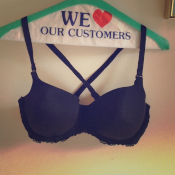 Black lace madenform bra