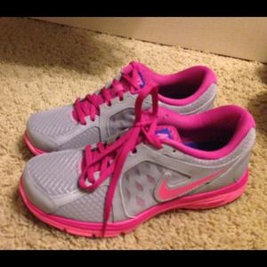 Nike duel fusion running shoes