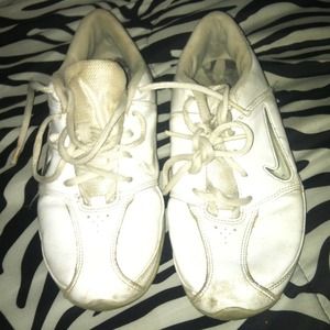 Cheer shoes