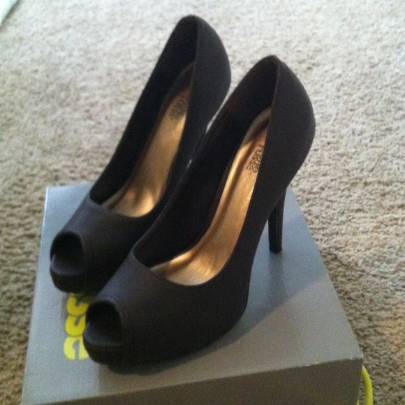 Chocolate Peep Toe Pumps