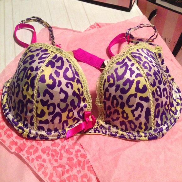 ON RESERVE: NWT VS neon animal print bra size 34C