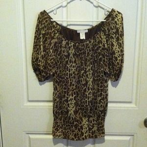 Great leopard print top.