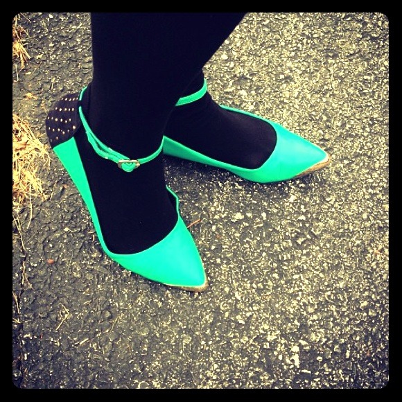 💠shoedazzle💠 ELZA GREEN - Flats -💥Host 💥 Pick