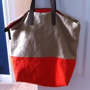 Gap tote