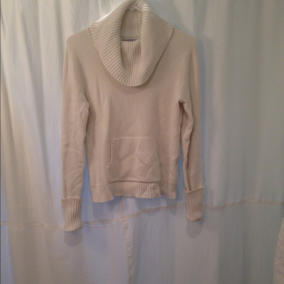 Funnel neck sweater