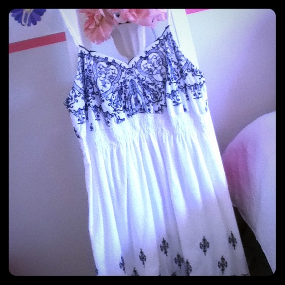 Pretty white embroidered sun dress