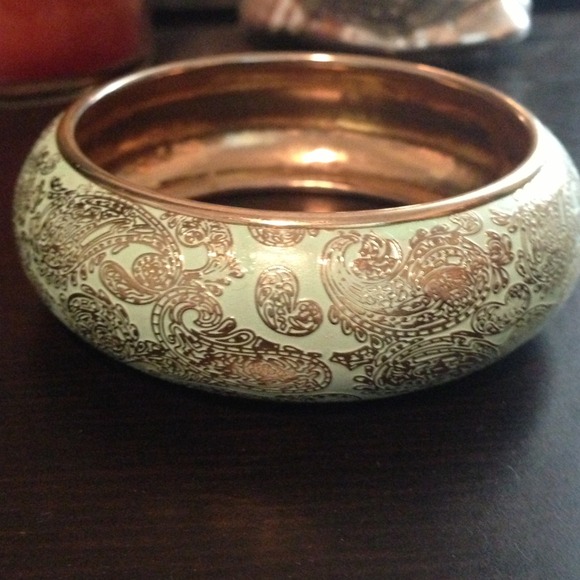 ❗️BOGO ❗️Mint and gold bangle bracelet
