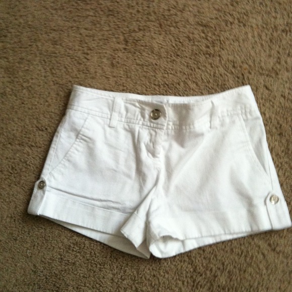 Causal fit white Express Shorts