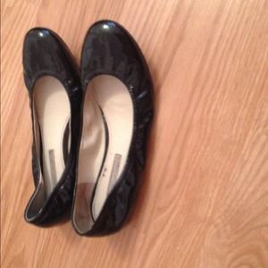Vera Wang black patent leather ballet flats
