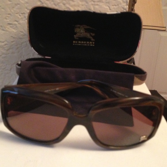 TRADED-BUNDLE-Authentic burberry/coach wrislet