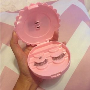 🚫 reserved bundled with BM earring  pink eyelash