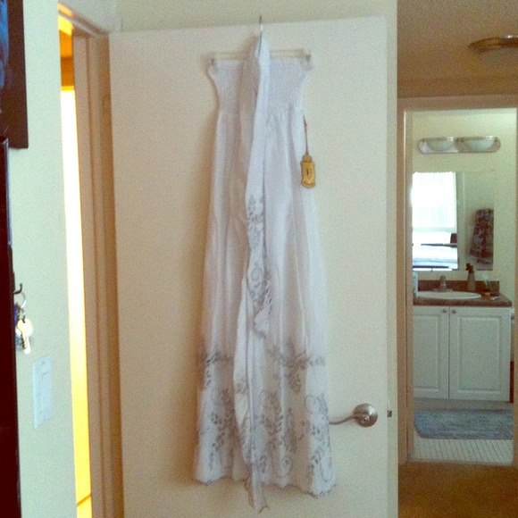 Tube top white linen dress