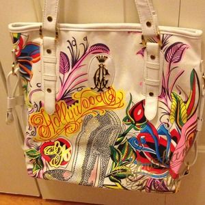 Trendy purse! Very hot!