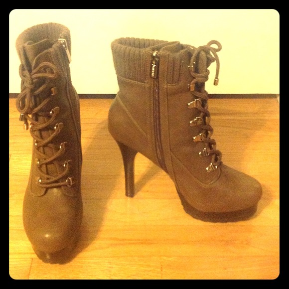 Jennifer Lopez boots!!!!