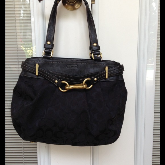 🎉Coach handbag 🎉 - Picture 2 of 4