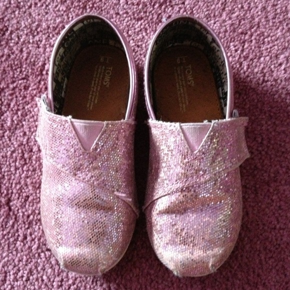 ⛔Sold in bundle⛔ Light Pink sparkle Toms