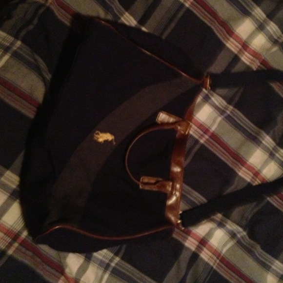 Selling an authentic Ralph Lauren Polo bag!